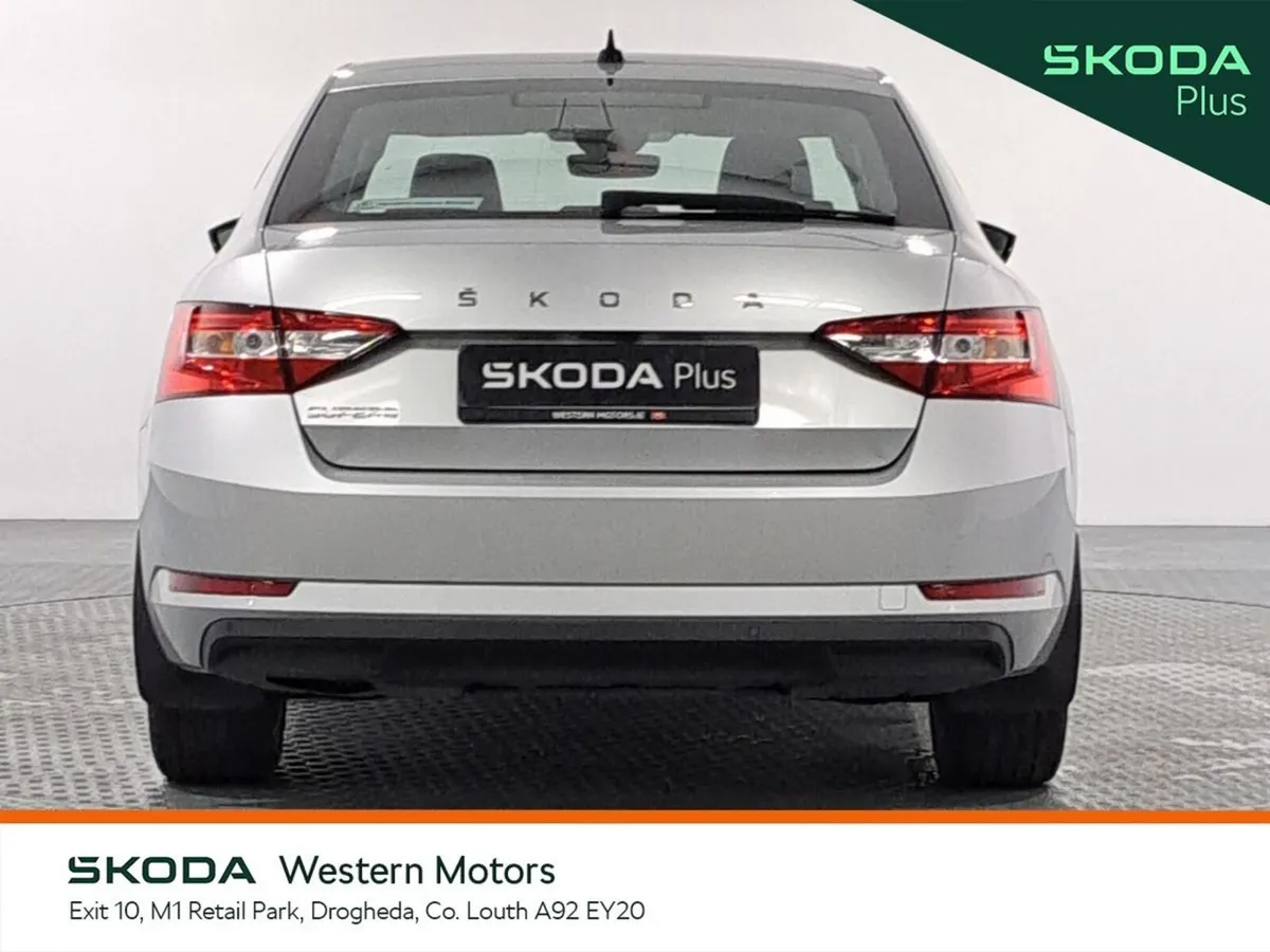 Skoda Superb Saloon, Diesel, 2023, Grey