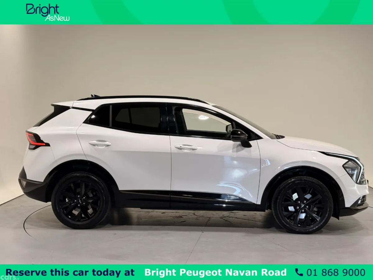 Kia Sportage MPV, Petrol Hybrid, 2024, White