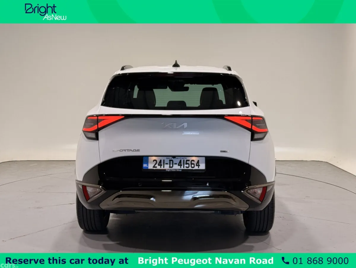 Kia Sportage MPV, Petrol Hybrid, 2024, White