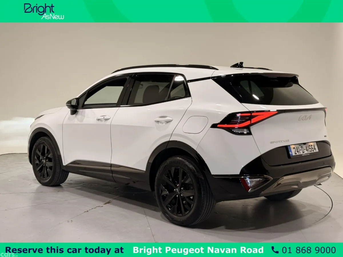 Kia Sportage MPV, Petrol Hybrid, 2024, White