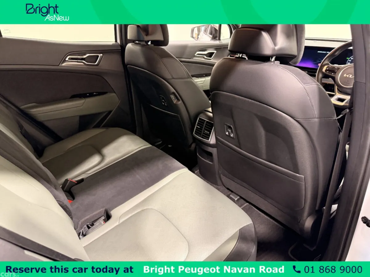 Kia Sportage MPV, Petrol Hybrid, 2024, White