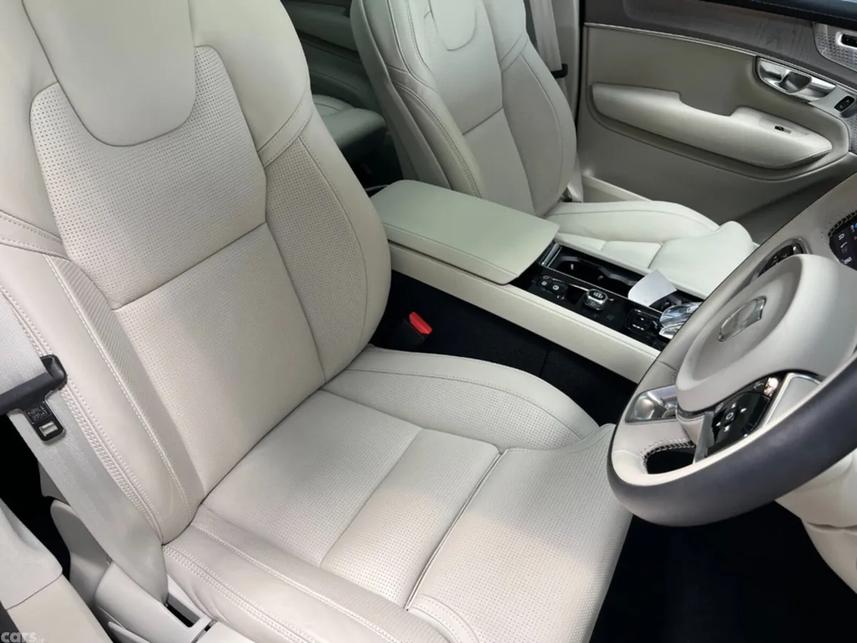 Volvo XC90 SUV, Petrol Plug-in Hybrid, 2025, Gold