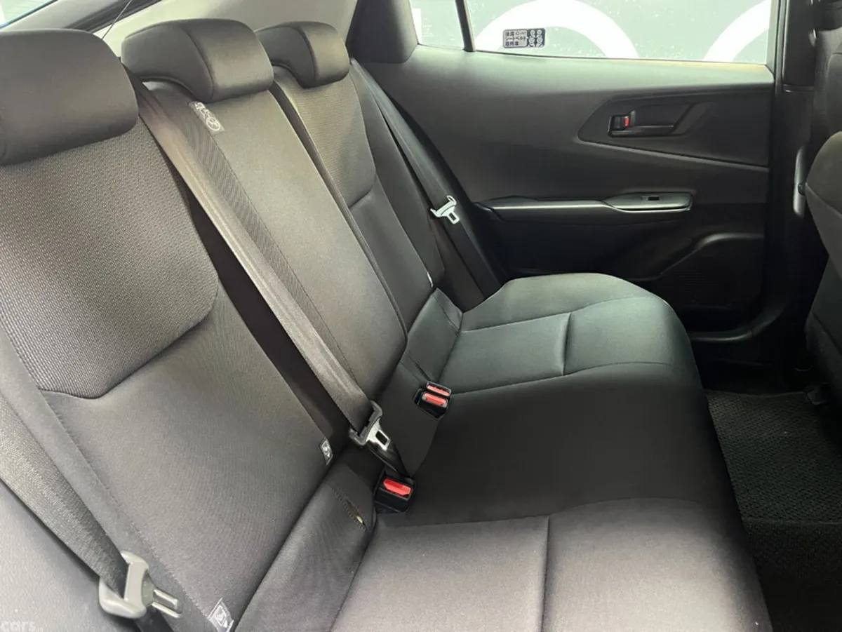 Toyota Prius Estate, Petrol, 2025, Silver