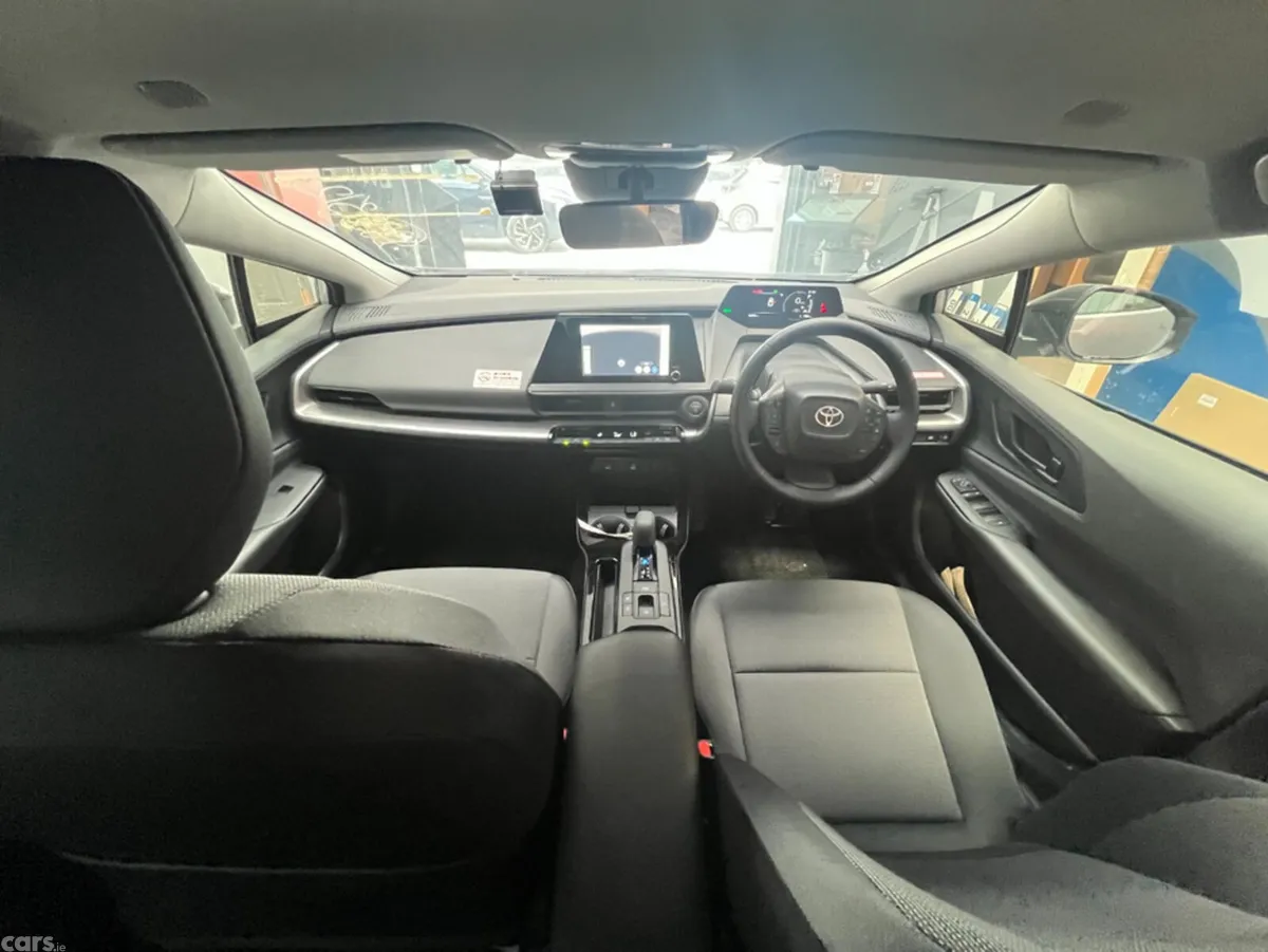 Toyota Prius Estate, Petrol, 2025, Silver