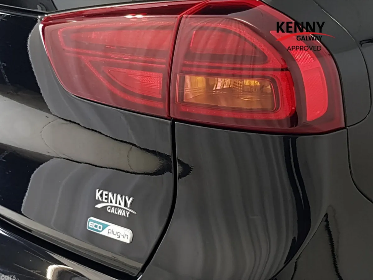 Kia Niro Estate, Petrol Plug-in Hybrid, 2022, Black