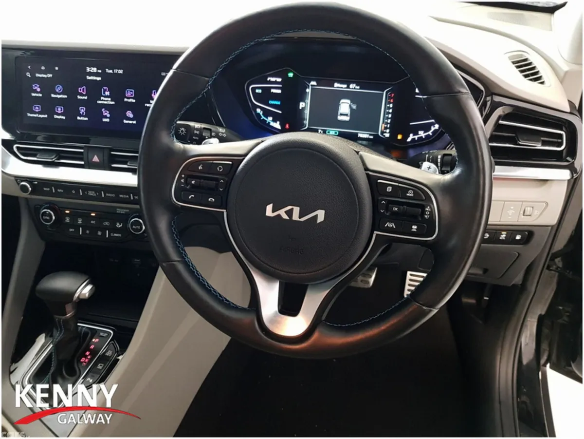 Kia Niro Estate, Petrol Plug-in Hybrid, 2022, Black