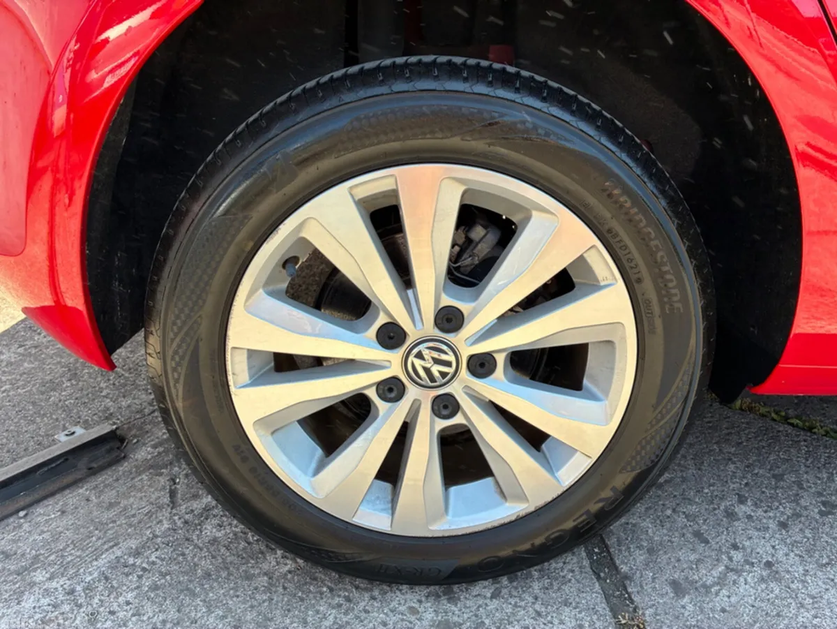 Volkswagen Golf Hatchback, Petrol, 2015, Red