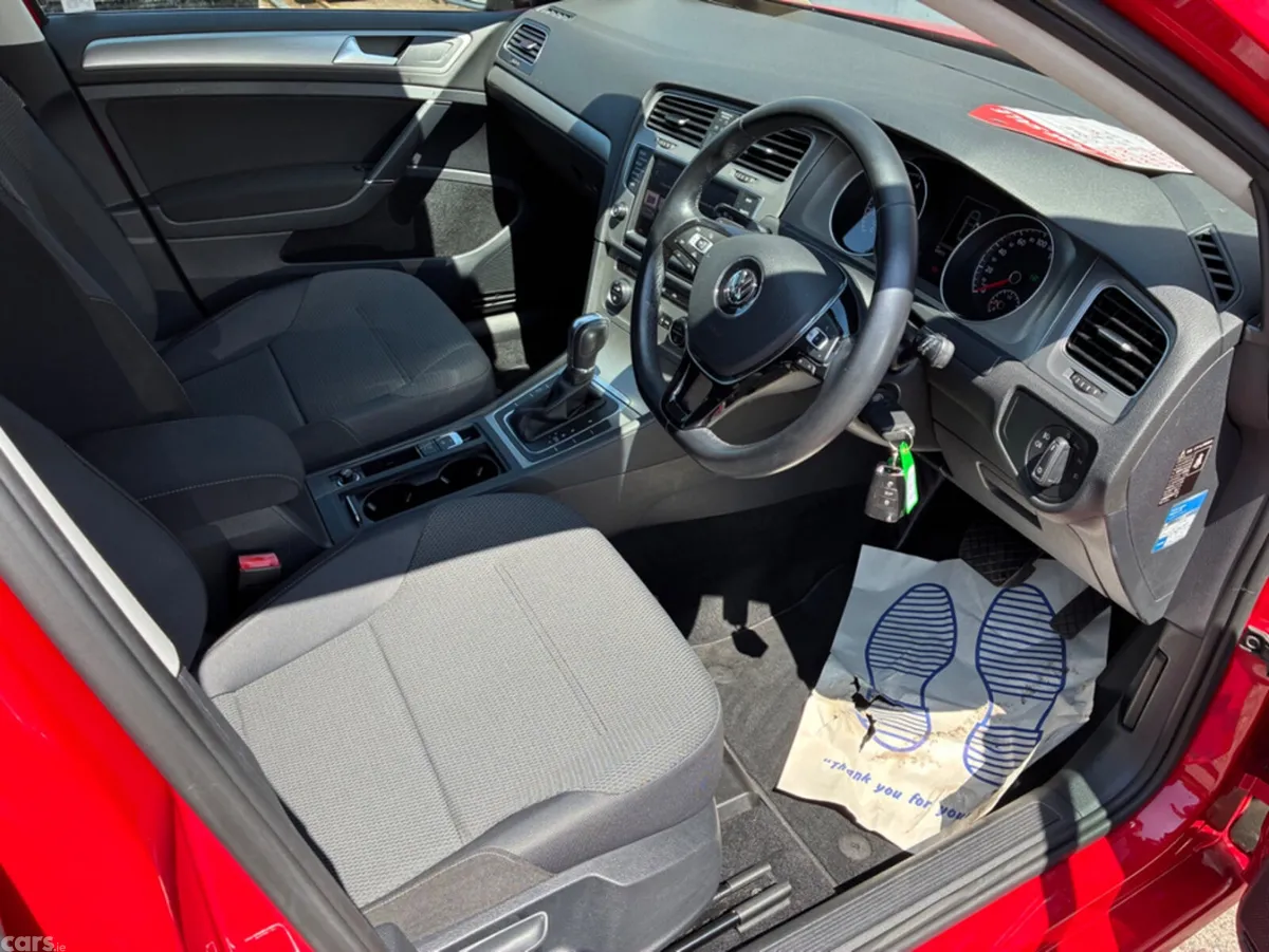 Volkswagen Golf Hatchback, Petrol, 2015, Red