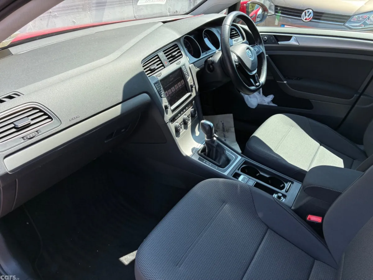 Volkswagen Golf Hatchback, Petrol, 2015, Red