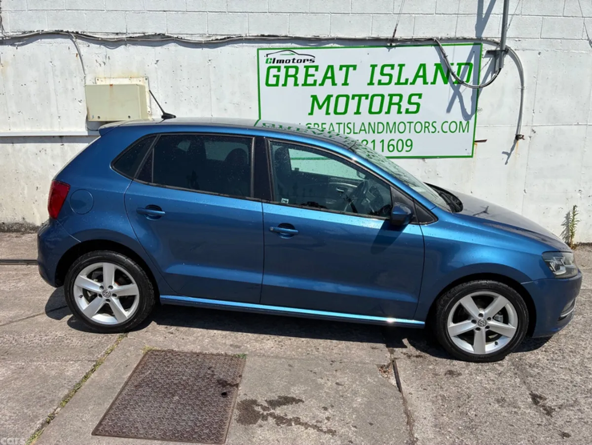 Volkswagen Polo Hatchback, Petrol, 2016, Blue