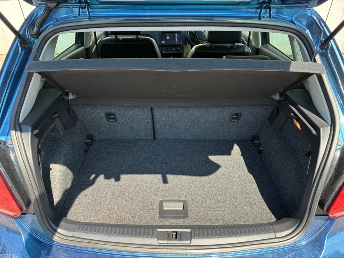 Volkswagen Polo Hatchback, Petrol, 2016, Blue