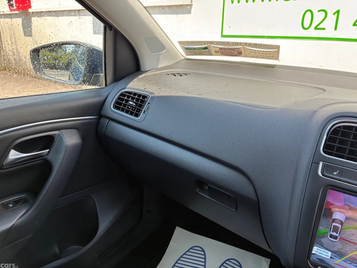Volkswagen Polo Hatchback, Petrol, 2016, Blue