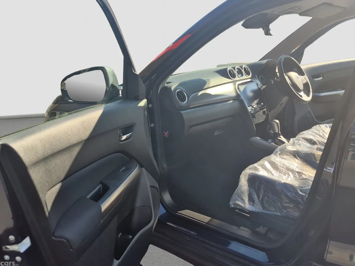 Suzuki Vitara SUV, Petrol Hybrid, 2026, Blue