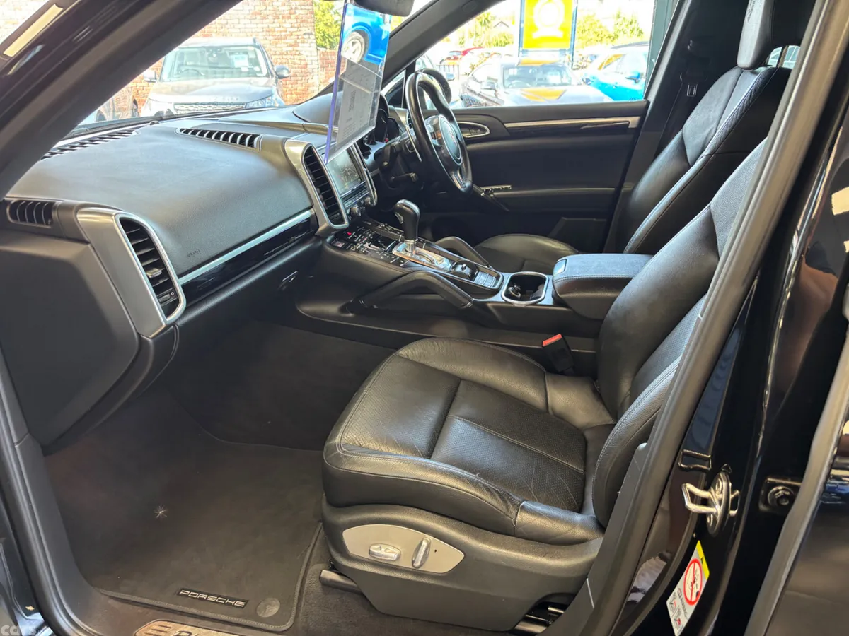 Porsche Cayenne SUV, Diesel, 2014, Black