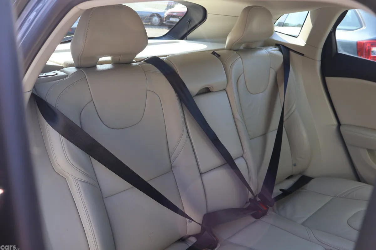 Volvo V40 Estate, Diesel, 2019, Grey