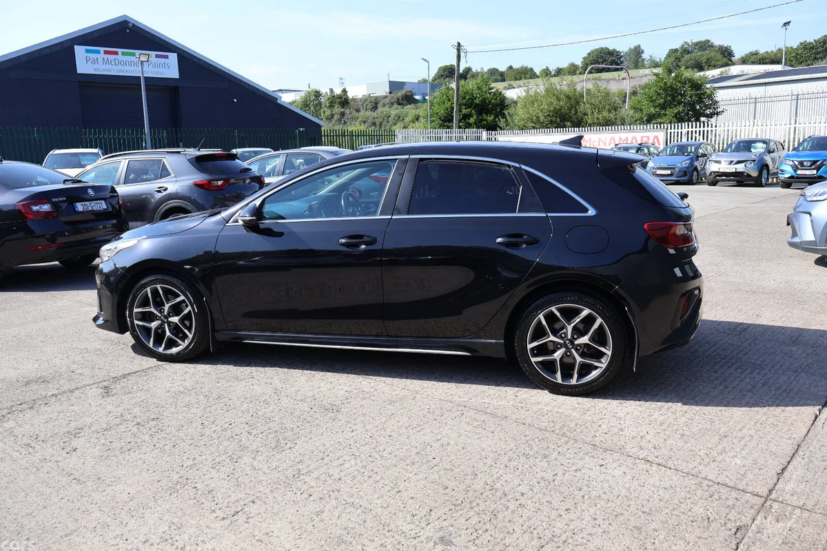 Kia Ceed Hatchback, Petrol, 2020, Black