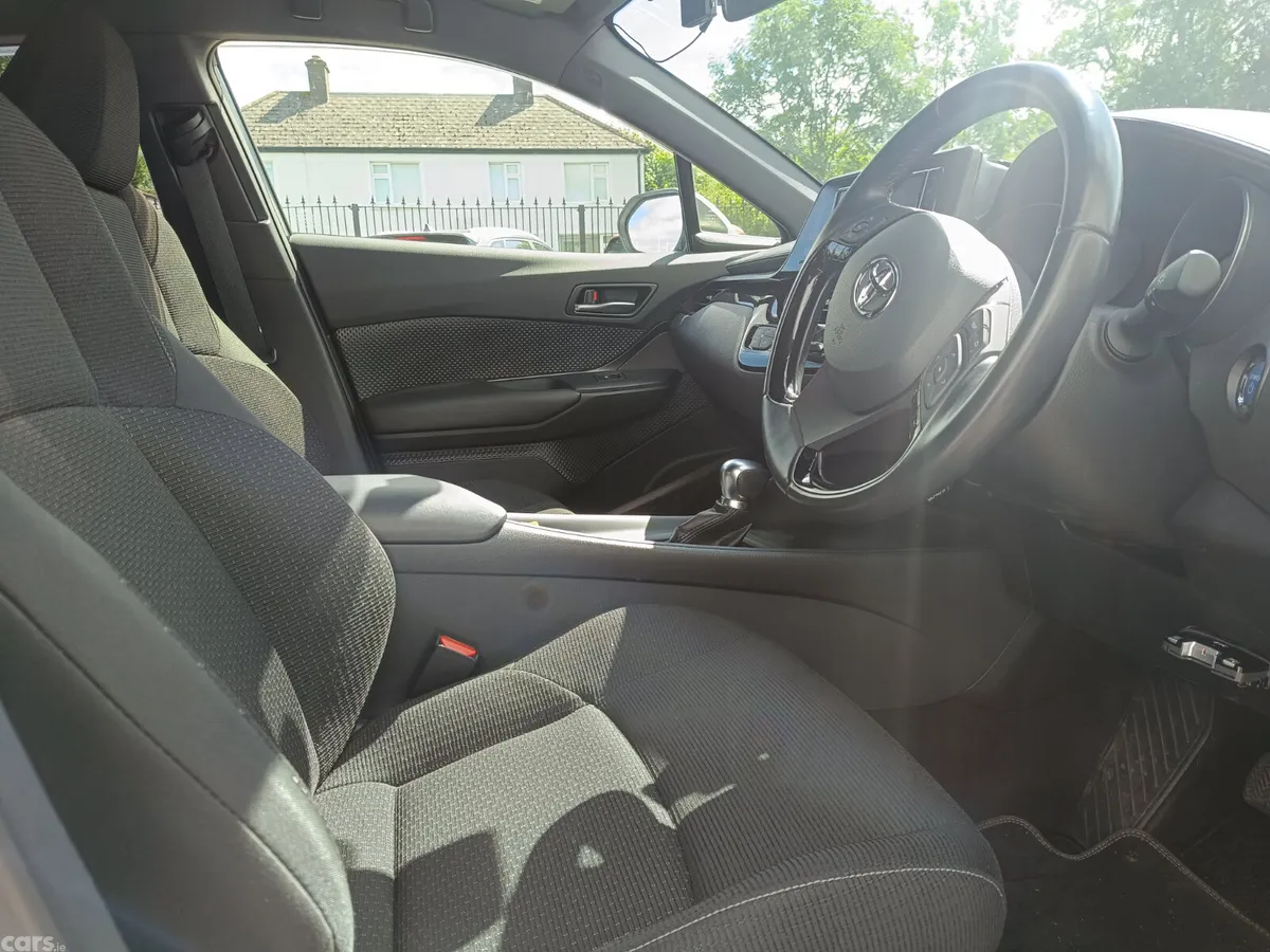 Toyota C-HR Hatchback, Petrol Hybrid, 2018, White