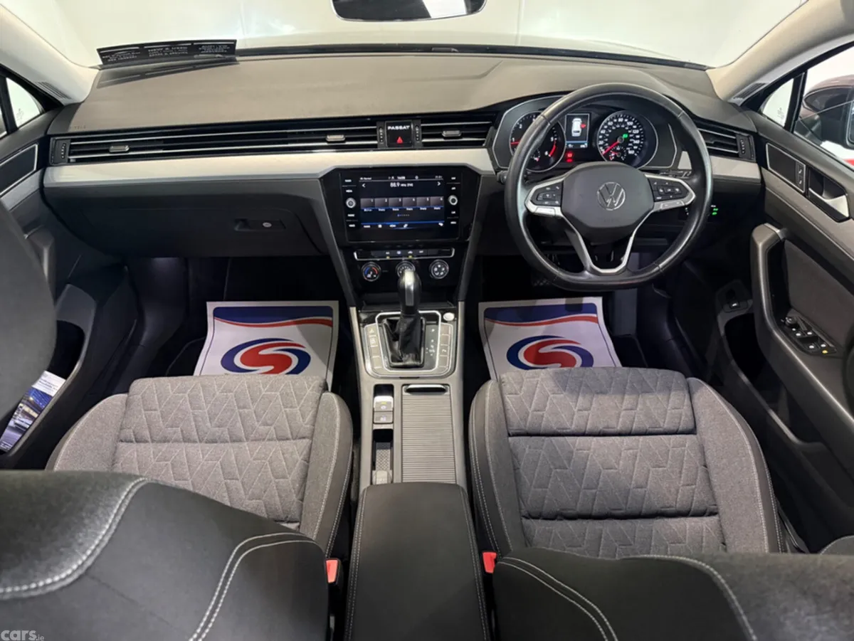 Volkswagen Passat Estate, Diesel, 2023, Grey