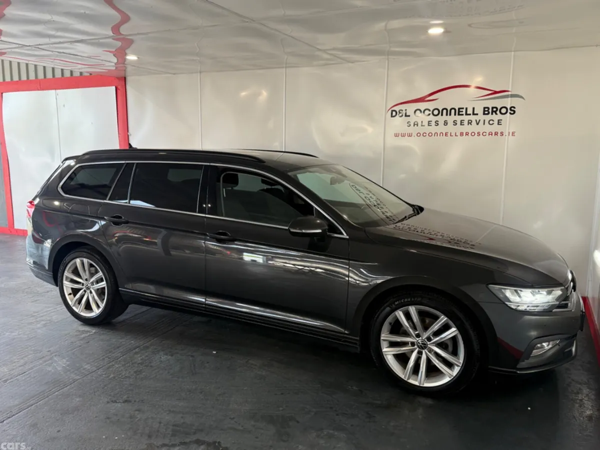 Volkswagen Passat Estate, Diesel, 2023, Grey