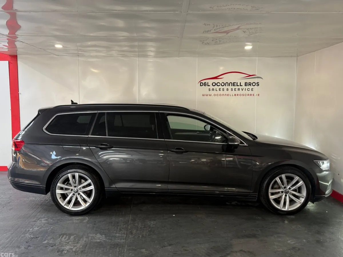 Volkswagen Passat Estate, Diesel, 2023, Grey