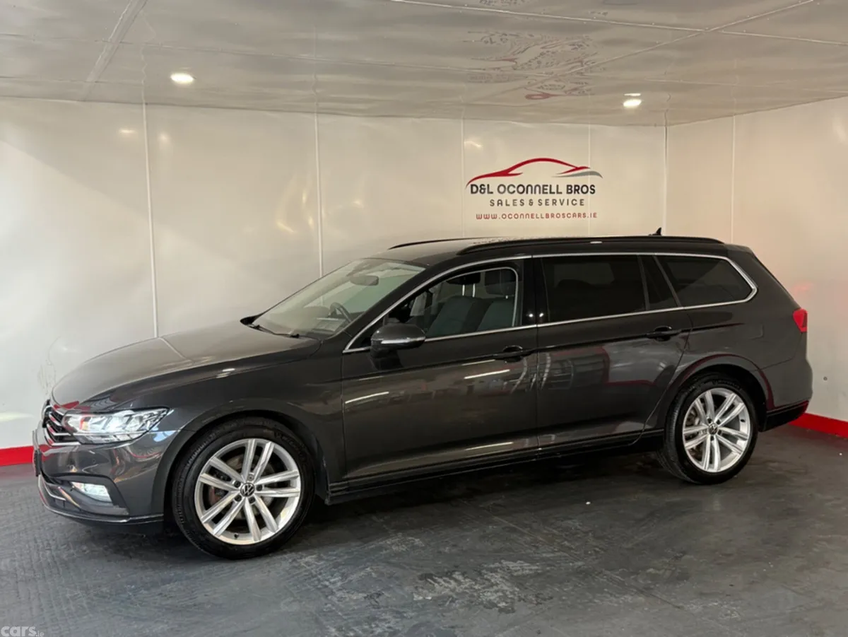 Volkswagen Passat Estate, Diesel, 2023, Grey
