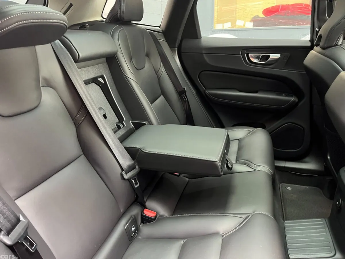 Volvo XC60 SUV, Petrol Plug-in Hybrid, 2024, Red