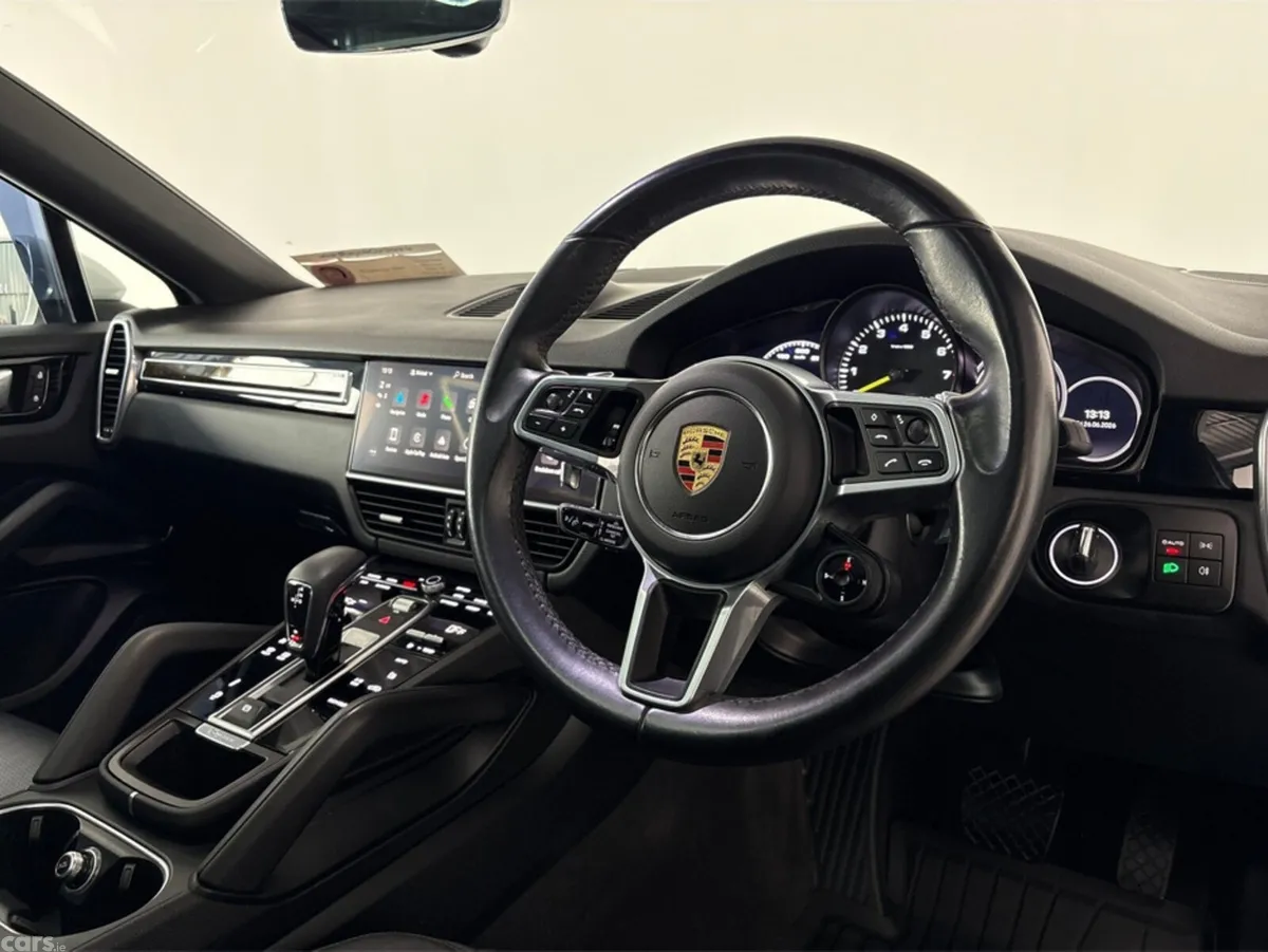 Porsche Cayenne MPV, Petrol Hybrid, 2023, White