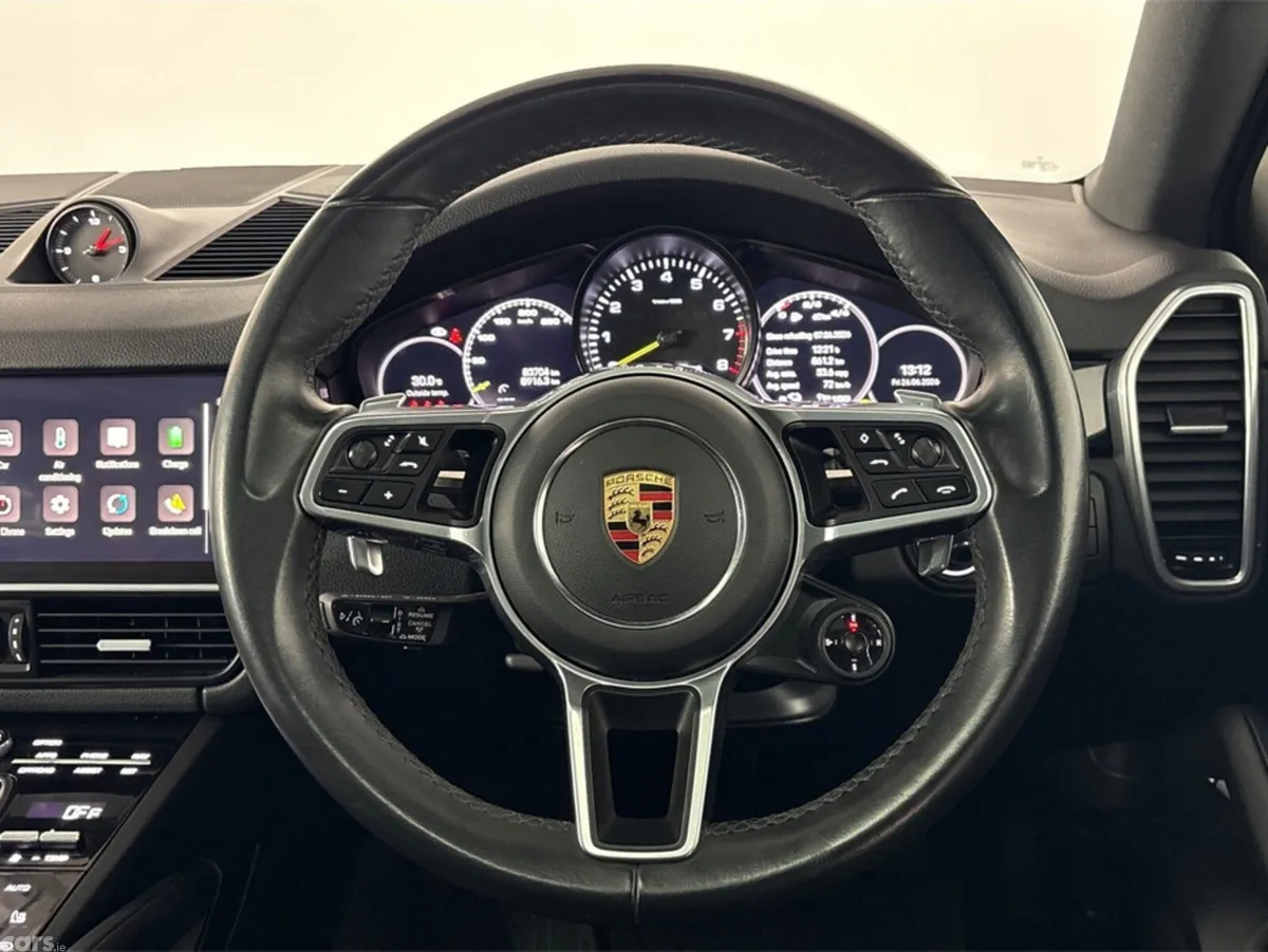 Porsche Cayenne MPV, Petrol Hybrid, 2023, White