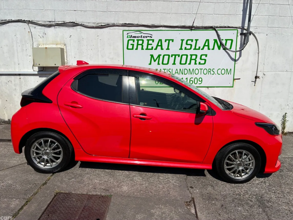 Toyota Yaris Hatchback, Petrol Hybrid, 2020, Red