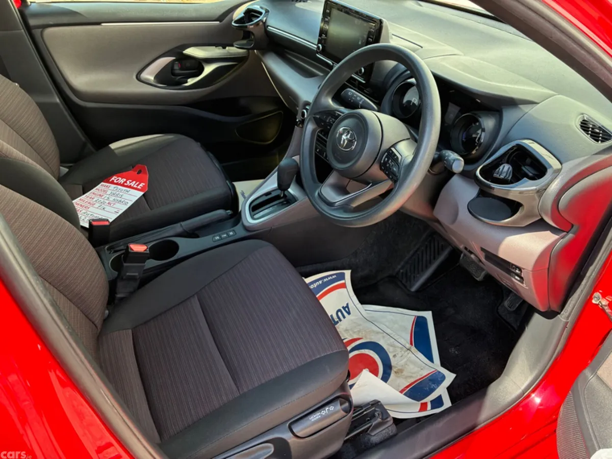 Toyota Yaris Hatchback, Petrol Hybrid, 2020, Red