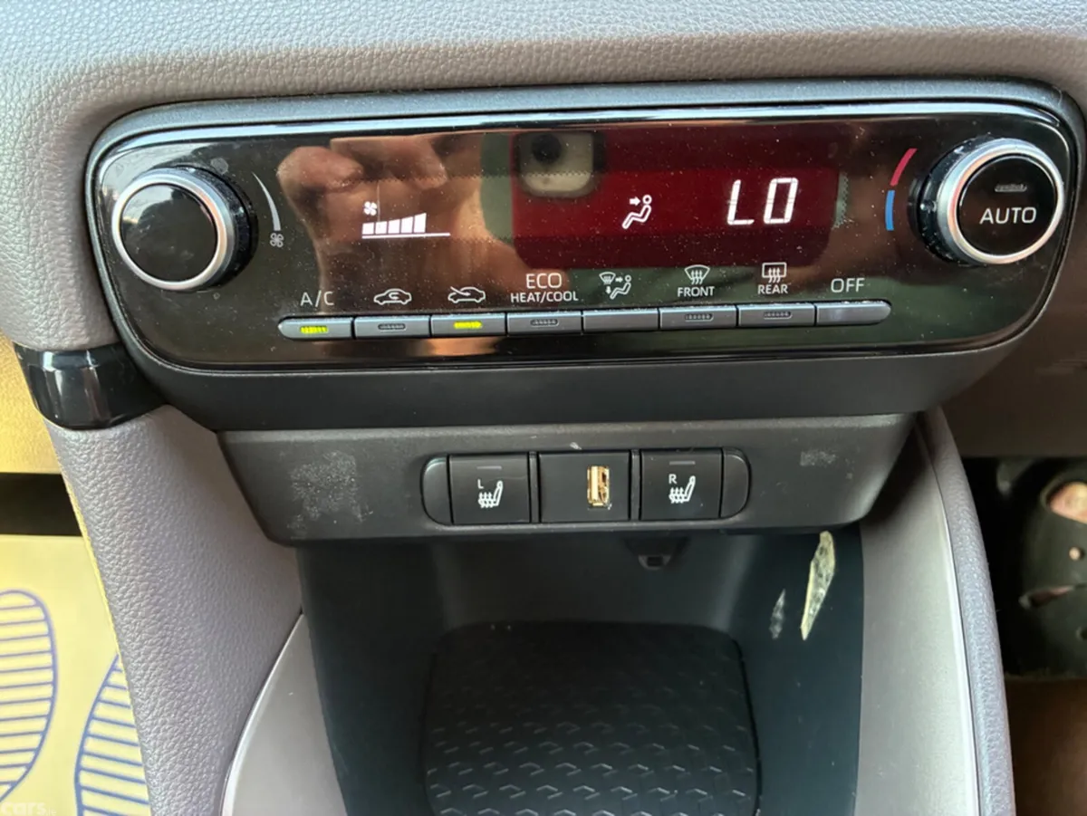 Toyota Yaris Hatchback, Petrol Hybrid, 2020, Red