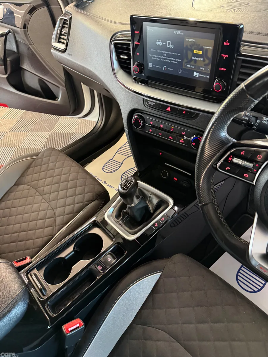 Kia Ceed Hatchback, Diesel, 2021, White