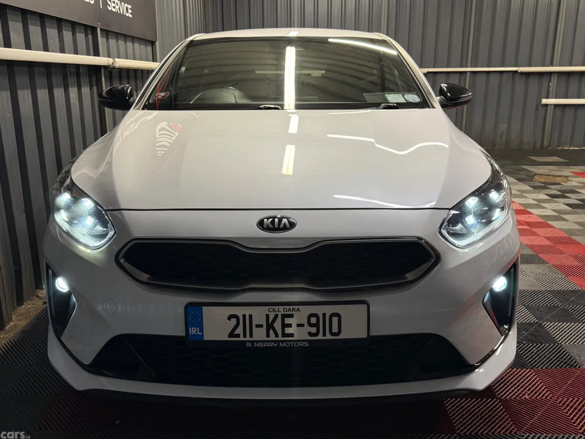 Kia Ceed Hatchback, Diesel, 2021, White