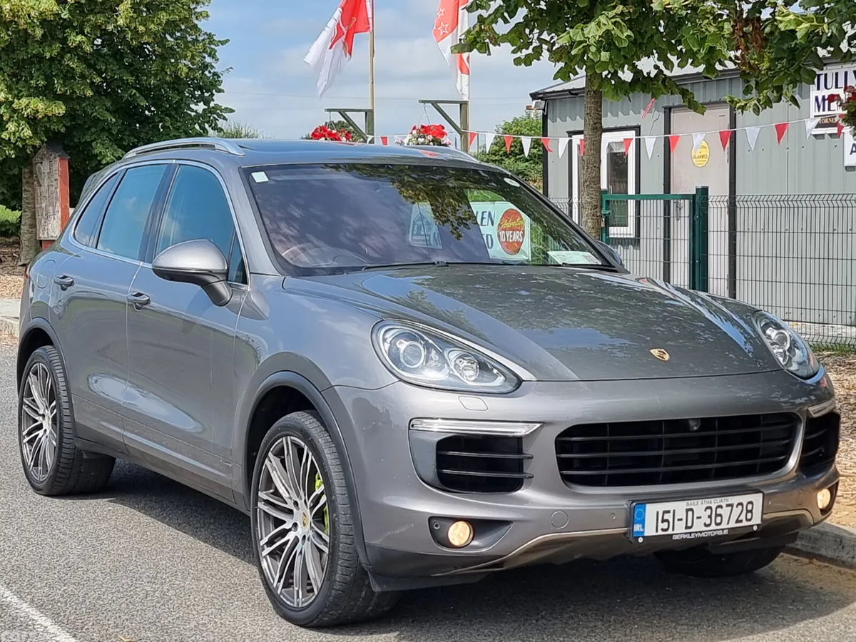 Porsche Cayenne SUV, Petrol Plug-in Hybrid, 2015, Grey