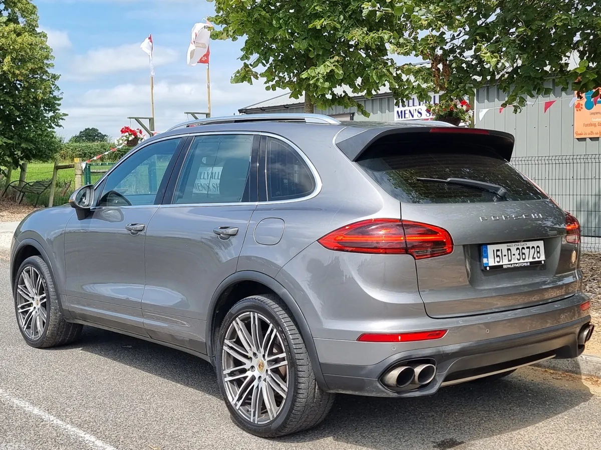 Porsche Cayenne SUV, Petrol Plug-in Hybrid, 2015, Grey