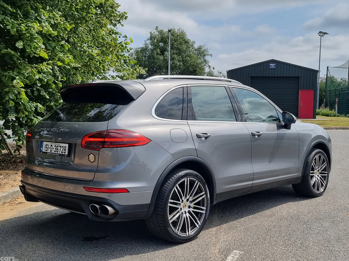 Porsche Cayenne SUV, Petrol Plug-in Hybrid, 2015, Grey