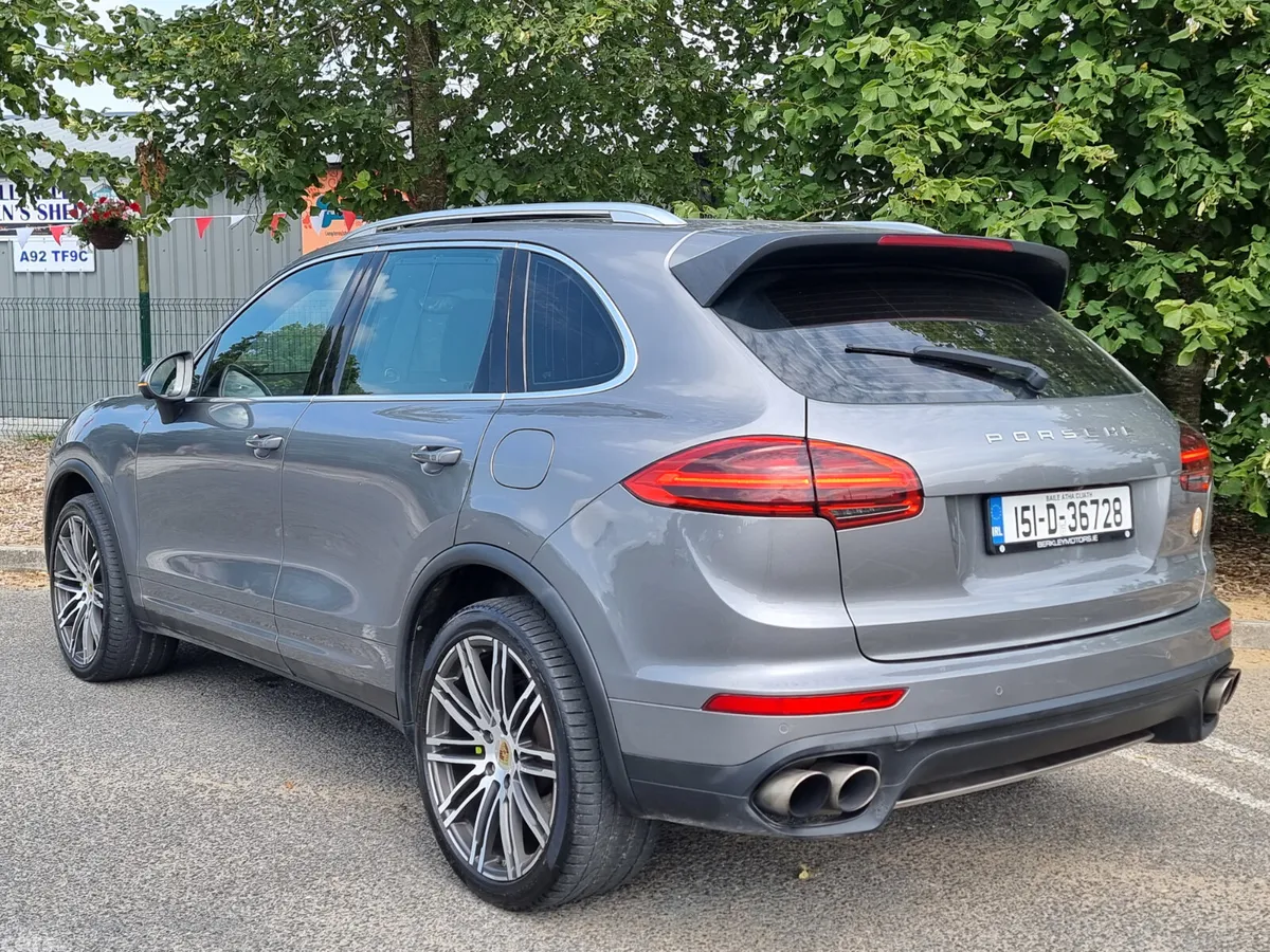 Porsche Cayenne SUV, Petrol Plug-in Hybrid, 2015, Grey