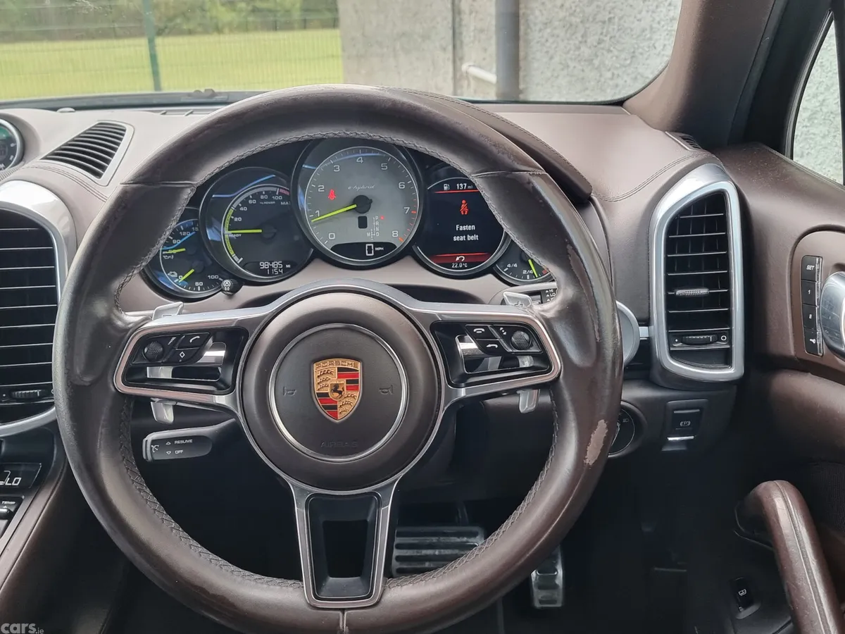 Porsche Cayenne SUV, Petrol Plug-in Hybrid, 2015, Grey