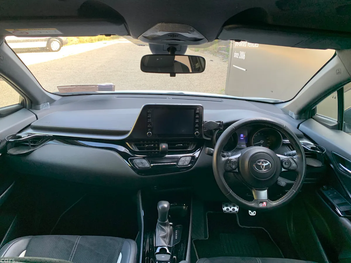 Toyota C-HR SUV, Petrol Hybrid, 2019, White