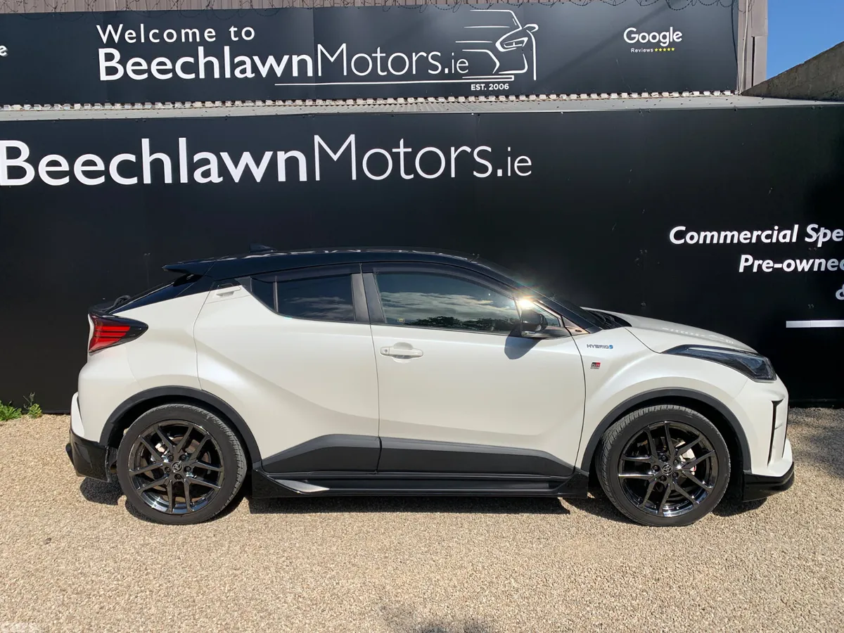 Toyota C-HR SUV, Petrol Hybrid, 2019, White