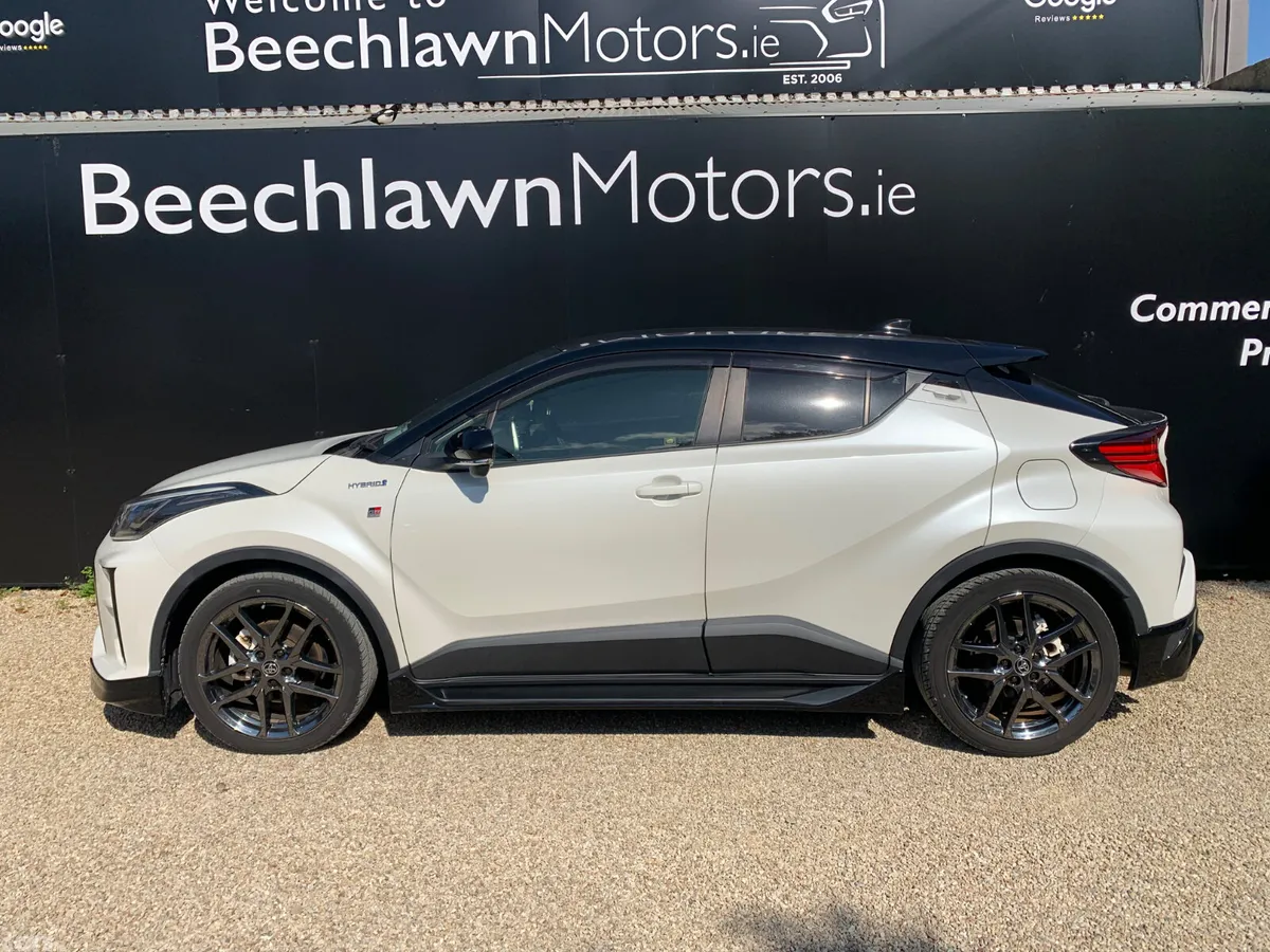 Toyota C-HR SUV, Petrol Hybrid, 2019, White