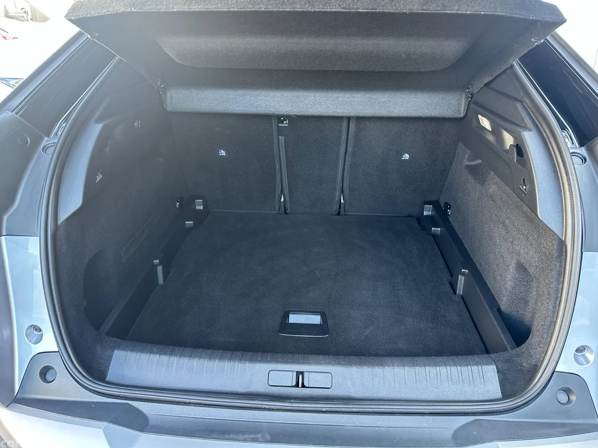 Peugeot 3008 MPV, Petrol Hybrid, 2025, Grey