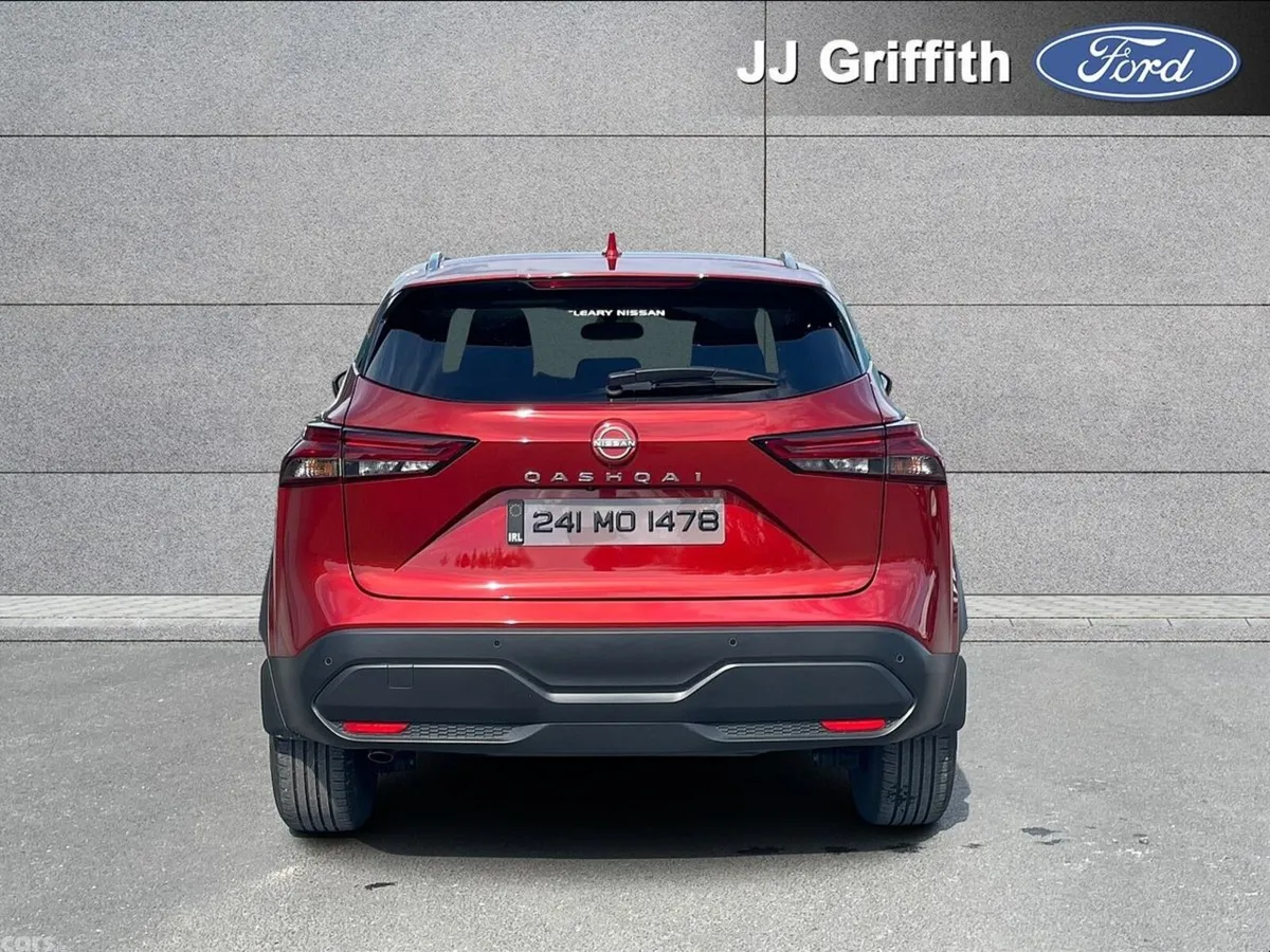 Nissan Qashqai MPV, Petrol, 2024, Red