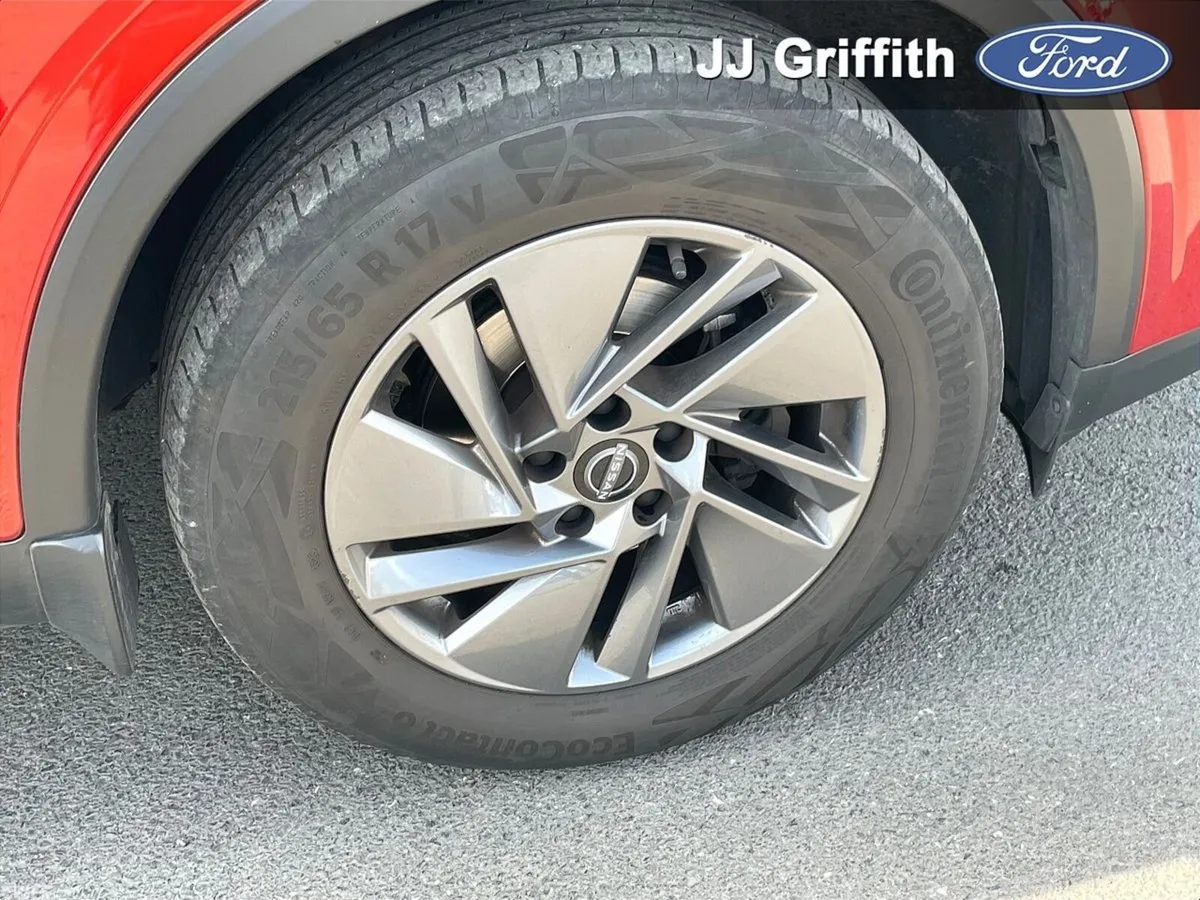 Nissan Qashqai MPV, Petrol, 2024, Red