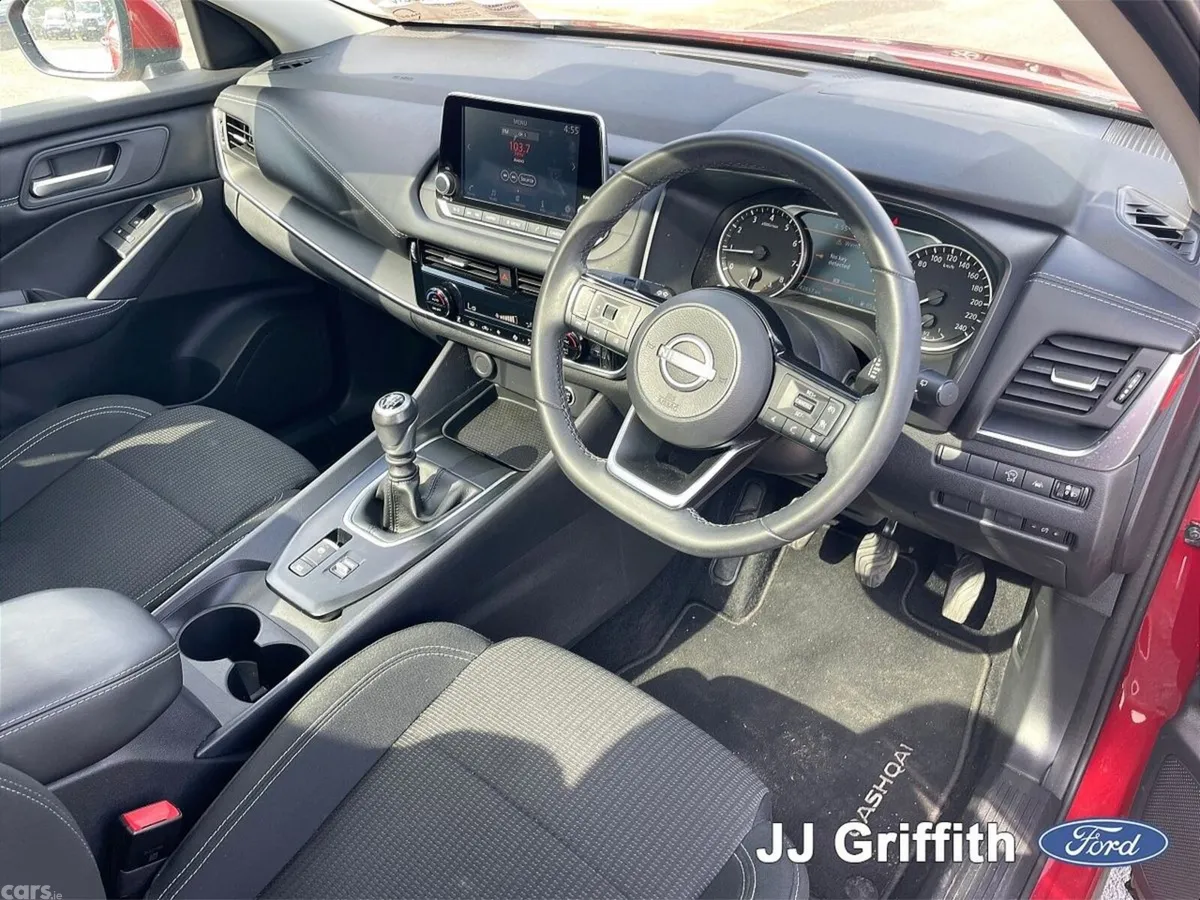 Nissan Qashqai MPV, Petrol, 2024, Red