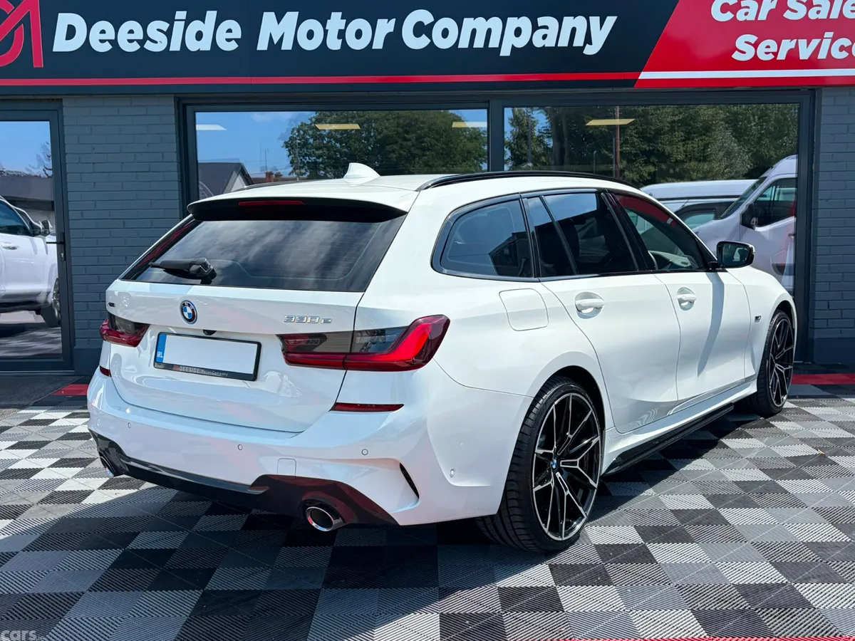 BMW 3-Series Estate, Petrol Hybrid, 2022, White