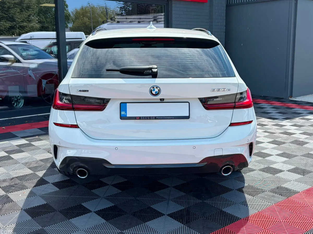 BMW 3-Series Estate, Petrol Hybrid, 2022, White