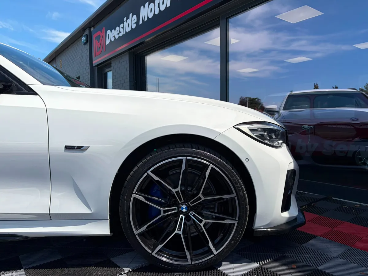 BMW 3-Series Estate, Petrol Hybrid, 2022, White