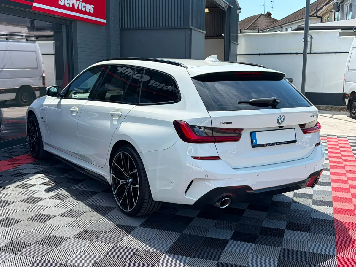 BMW 3-Series Estate, Petrol Hybrid, 2022, White