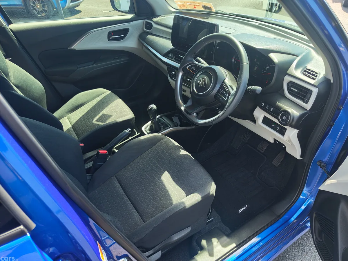 Suzuki Swift Hatchback, Petrol Hybrid, 2024, Blue